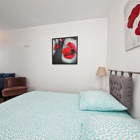 Gite 65 M2 200 M Gare T-G-V 400 M Centre-Ville Grand Parking 250 Places Gratuit Face Au Logement Arras Kültér fotó