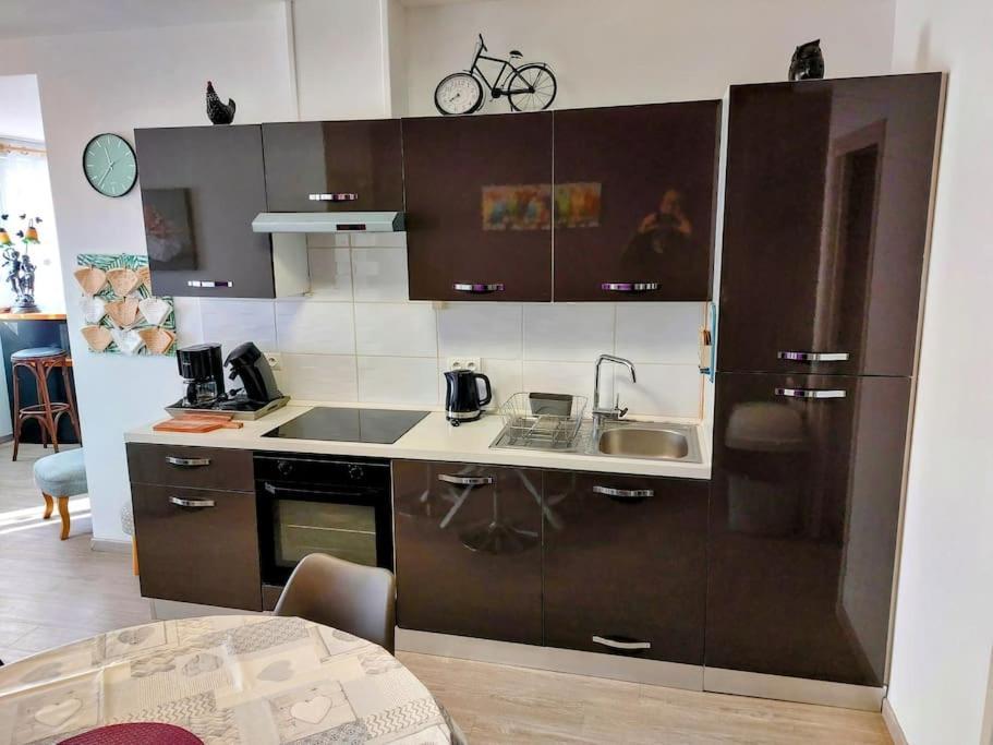 Gite 65 M2 200 M Gare T-G-V 400 M Centre-Ville Grand Parking 250 Places Gratuit Face Au Logement Arras Kültér fotó